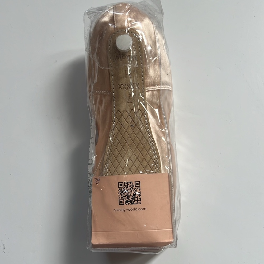 NWT Nikolay Pointe Shoes 3007 Pro size 7XXXXX Hard shank - Picture 3 of 6